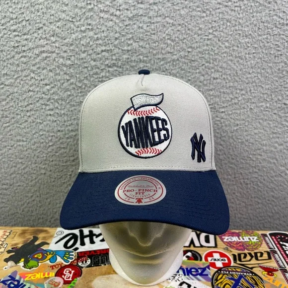 New York Yankees Mitchell & Ness Topps Pro Pinch Fit Cap Snapback - Picture 2 of 7